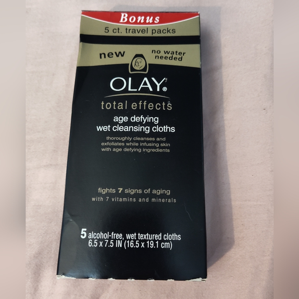 NEW! Olay Total Effects Wet Cleansing Cloths (5pk)